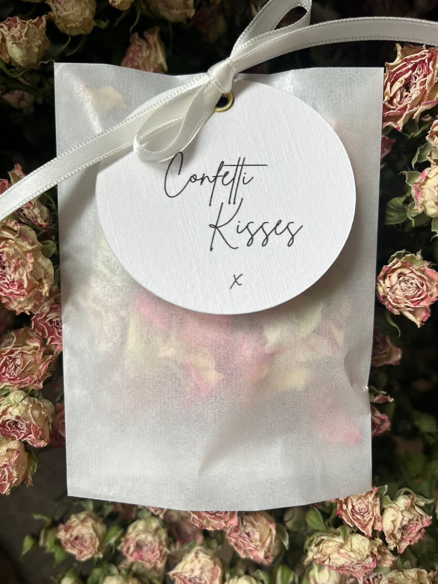 Petal Confetti "Confetti Kisses" - Tag Packets